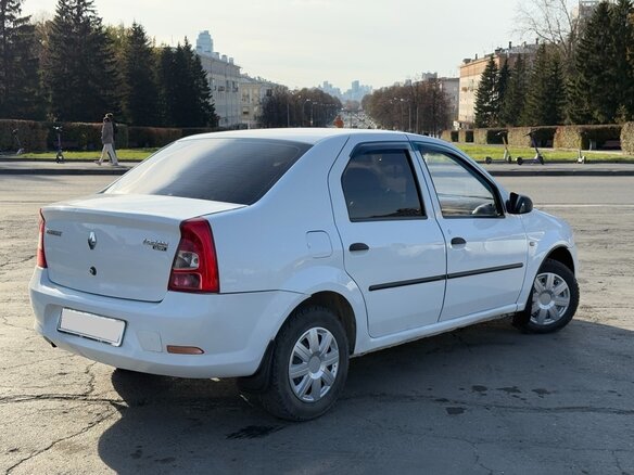 2012 Renault Logan I Рестайлинг, белый, 350000 рублей - вид 2