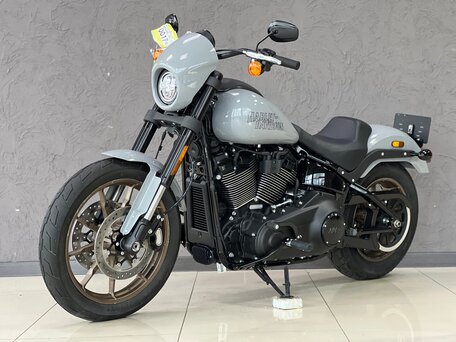 2024 Harley-Davidson Low Rider, серебристый, 2100000 рублей, вид 2