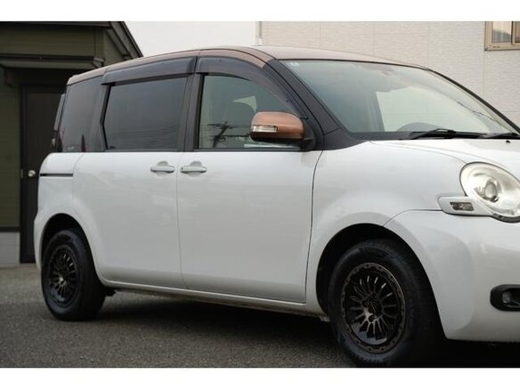 2013 Toyota Sienta I Рестайлинг 2, белый, 694911 рублей
