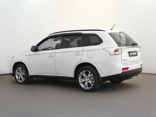 2012 Mitsubishi Outlander II Рестайлинг, белый, 1340000 рублей, вид 2