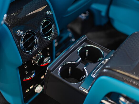 2025 Rolls-Royce Cullinan Black Badge I Рестайлинг (Series II), чёрный, 66500000 рублей - вид 26
