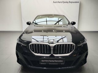 2024 BMW 5 серии 520i VIII (G60/G61/G68), чёрный, 6800000 рублей, вид 3