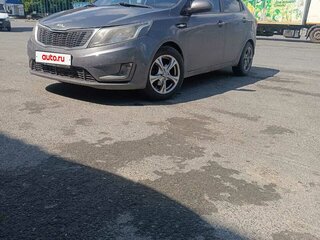 2013 Kia Rio 5-speed III, серый, 510000 рублей, вид 1