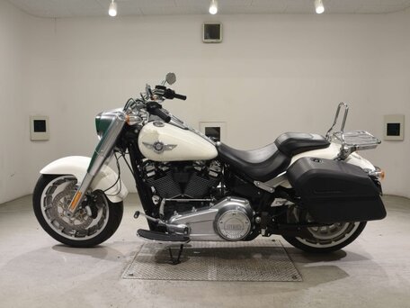 2017 Harley-Davidson Fat Boy, белый, 1920000 рублей, вид 1