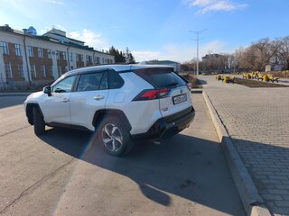 2021 Toyota RAV4 Prime V (XA50), белый, 4500000 рублей, вид 4