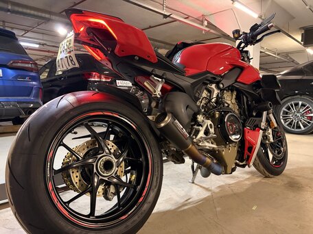 2022 Ducati Streetfighter V4, красный, 1200000 рублей, вид 3