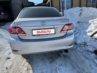 2010 Toyota Corolla X (E140, E150) Рестайлинг, серебристый, 600000 рублей, вид 4