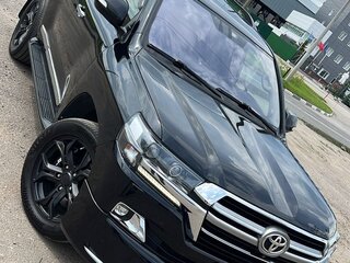 2015 Toyota Land Cruiser 200 Series Рестайлинг 2, чёрный, 5500000 рублей, вид 1