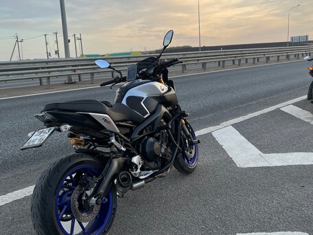 2020 Yamaha MT-09 (FZ-09), серый, 940000 рублей, вид 1