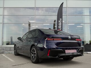 2024 BMW 7 серии 740d xDrive VII (G70), синий, 16499000 рублей, вид 4