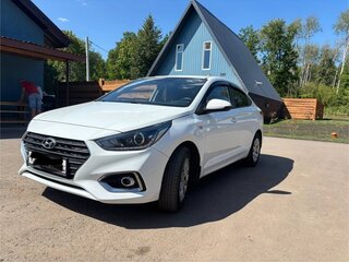 2018 Hyundai Solaris II, белый, 1050000 рублей, вид 2