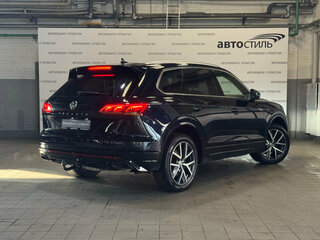 2018 Volkswagen Touareg III, чёрный, 3449000 рублей, вид 5