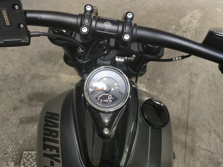 2017 Harley-Davidson Fat Bob, серый, 1114000 рублей, вид 5