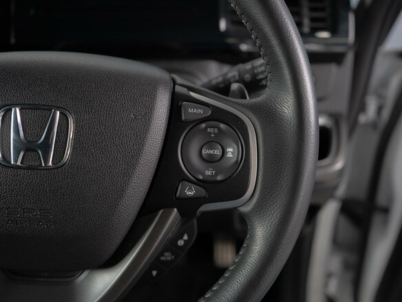 2019 Honda Stepwgn Spada V Рестайлинг, белый, 2479000 рублей - вид 15
