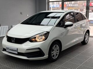 2022 Honda Fit IV Рестайлинг, белый, 990005 рублей, вид 1