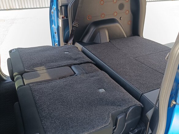 2019 Toyota Sienta II Рестайлинг, синий, 1300000 рублей - вид 13