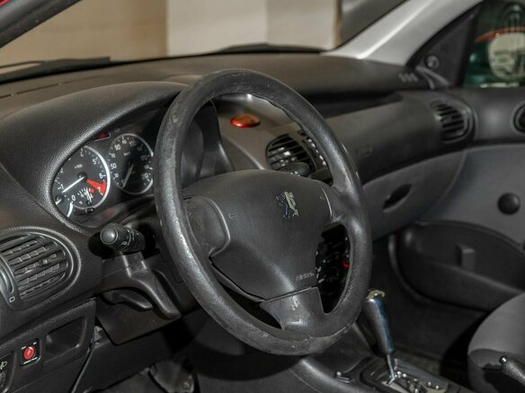 2008 Peugeot 206, красный, 250000 рублей - вид 7