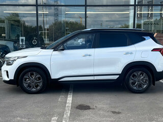 2024 Kia Seltos I Рестайлинг, белый, 2430000 рублей, вид 4