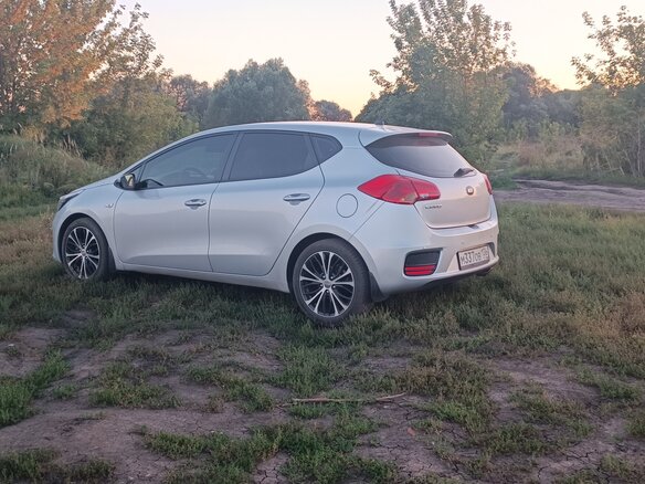 2015 Kia Ceed II Рестайлинг, серебристый, 1230000 рублей - вид 4