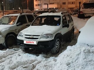 2009 Chevrolet Niva I Рестайлинг, белый, 370000 рублей, вид 4