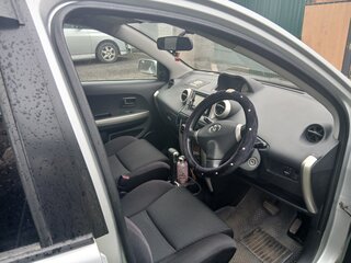 2002 Toyota Ist I, серый, 570000 рублей, вид 5