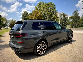 2024 BMW X7 M60i I (G07) Рестайлинг, серый, 16000000 рублей, вид 5