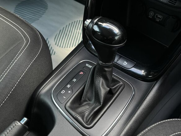 2018 Kia Ceed II Рестайлинг, серебристый - вид 13