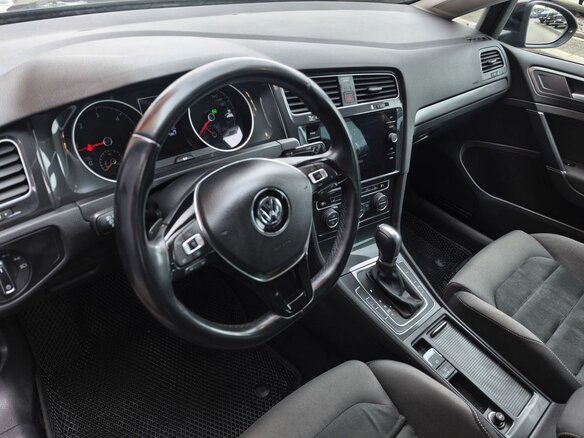 2019 Volkswagen Golf VII Рестайлинг, чёрный, 1779000 рублей - вид 4