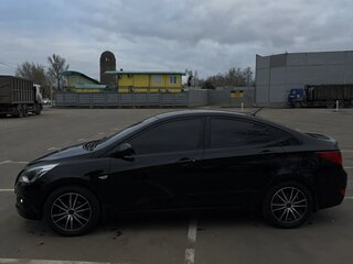 2014 Hyundai Solaris I, чёрный, 800000 рублей, вид 4