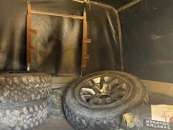 2014 УАЗ 3909, серебристый, 600000 рублей - вид 4