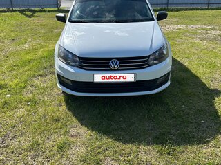 2017 Volkswagen Polo V Рестайлинг, белый, 900000 рублей, вид 2