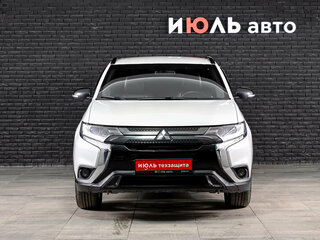 2020 Mitsubishi Outlander III Рестайлинг 3, белый, 2250000 рублей, вид 2