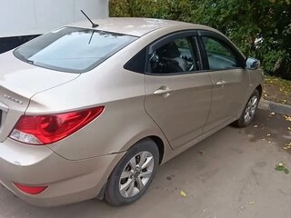 2013 Hyundai Solaris I, бежевый, 750000 рублей, вид 3