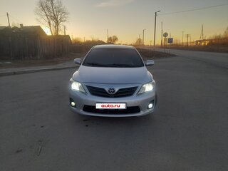 2013 Toyota Corolla X (E140, E150) Рестайлинг, серебристый, 845000 рублей, вид 1