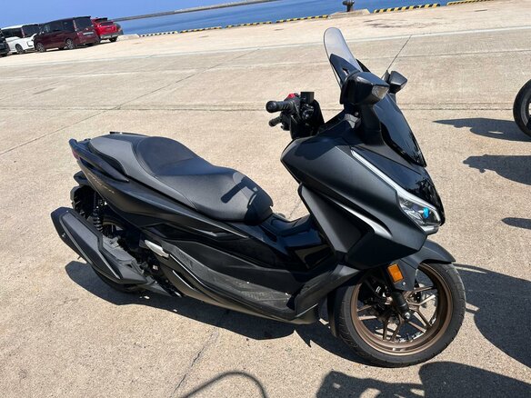 2023 Honda Forza, чёрный, 710000 рублей - вид 2