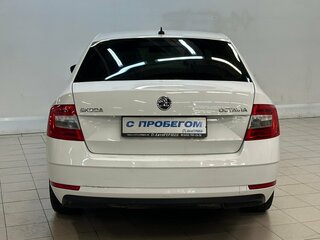 2018 Skoda Octavia III (A7) Рестайлинг, белый, 1175000 рублей, вид 3