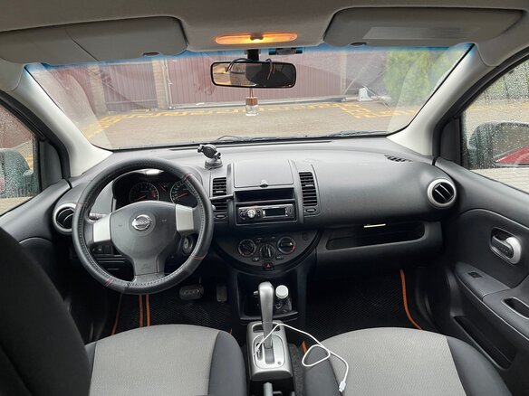 2012 Nissan Note I Рестайлинг, красный, 600000 рублей - вид 5
