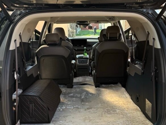 2024 Kia Carnival IV Рестайлинг, серый, 5000000 рублей - вид 14