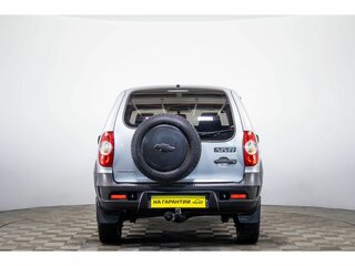 2015 Chevrolet Niva I Рестайлинг, серебристый, 599000 рублей, вид 5