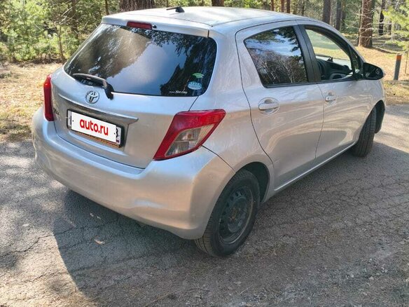 2014 Toyota Vitz III (XP130), серебристый, 670000 рублей - вид 5