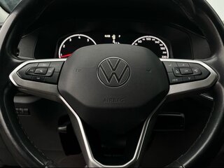 2021 Volkswagen Polo VI, красный, 1300000 рублей, вид 3