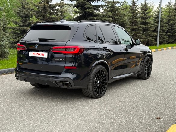2021 BMW X5 45e IV (G05/G18), чёрный, 6500000 рублей - вид 5