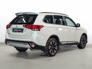 2021 Mitsubishi Outlander III Рестайлинг 3, белый, 2650000 рублей, вид 5