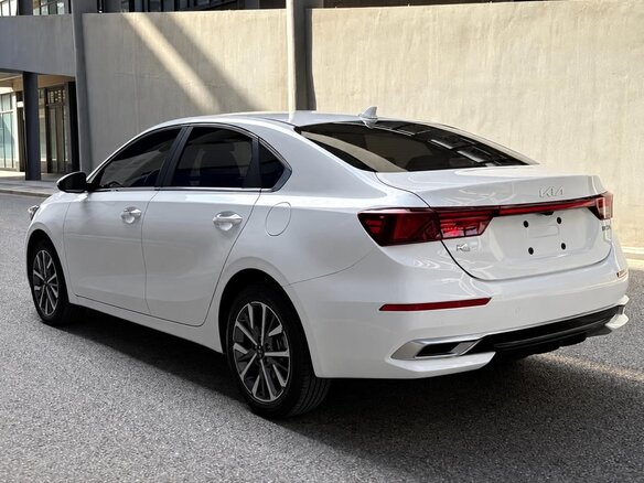 2022 Kia K3 II (China Market), белый, 1519000 рублей - вид 5