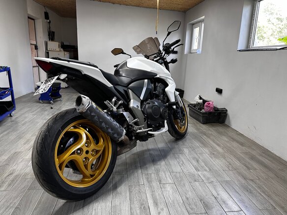 2009 Honda CB 1000R, белый, 610000 рублей - вид 2