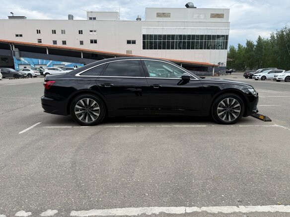 2021 Audi A6 45 TFSI V (C8), чёрный, 4650000 рублей - вид 4