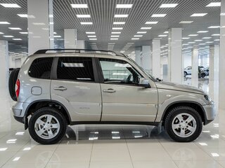 2016 Chevrolet Niva I Рестайлинг, бежевый, 588000 рублей, вид 5
