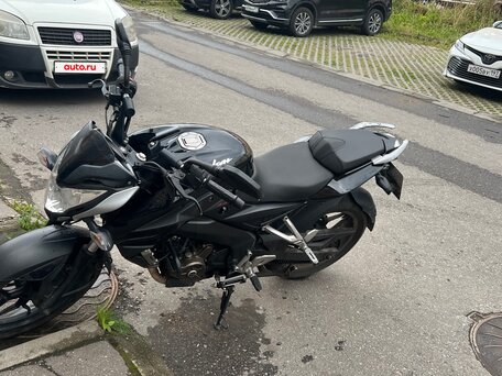 2015 Bajaj Pulsar NS 200, чёрный, 135000 рублей, вид 2