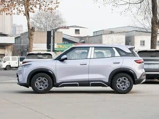 2026 BYD Yuan Up 32 kWh, серебристый, 1850033 рублей, вид 4