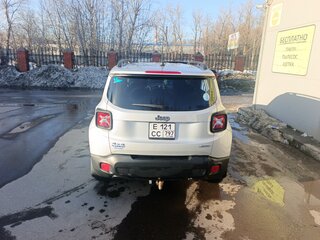 2016 Jeep Renegade I, серебристый, 1500000 рублей, вид 3